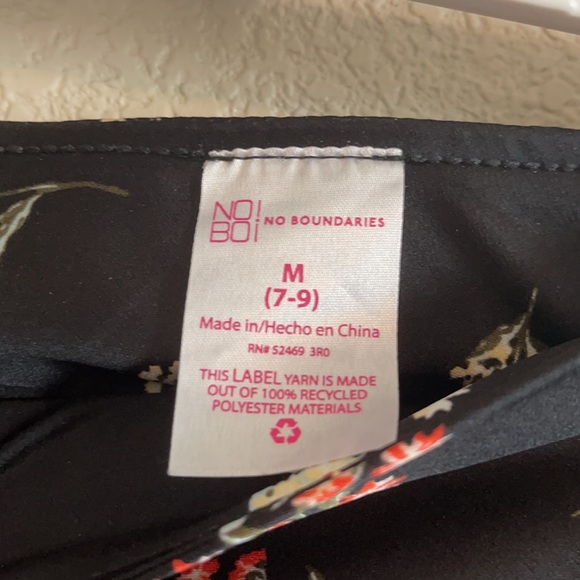 3 mini skirts - Picture 5 of 9